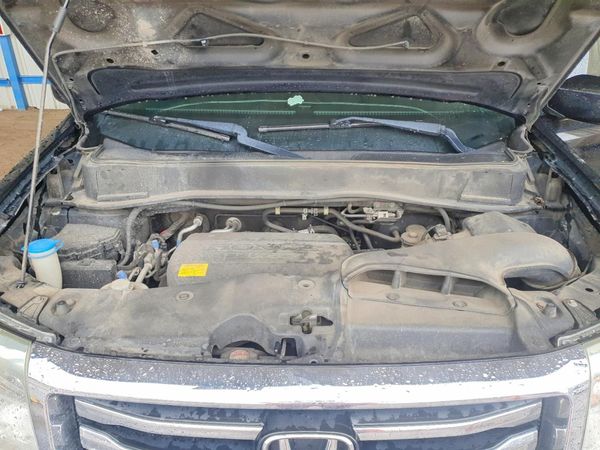 2012 HONDA PILOT TOURING — Engine bay