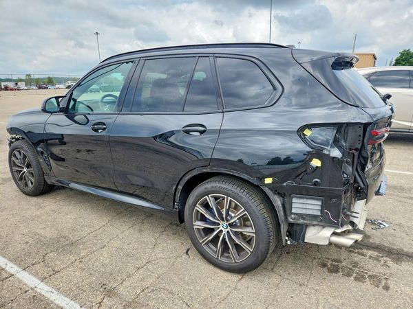 2025 BMW X5 M60i