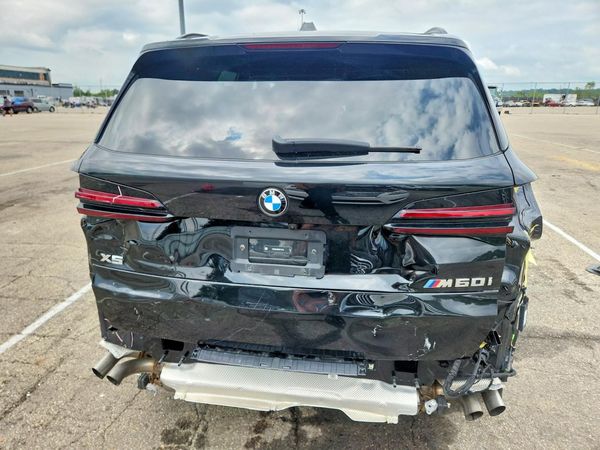2025 BMW X5 M60i