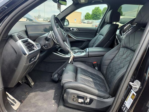 2025 BMW X5 M60i