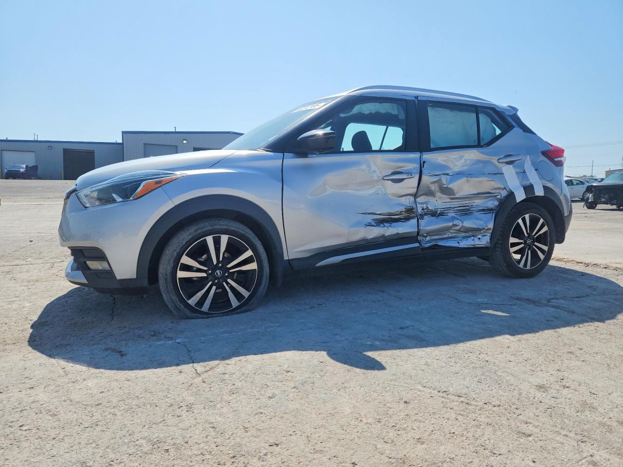 2020 NISSAN KICKS