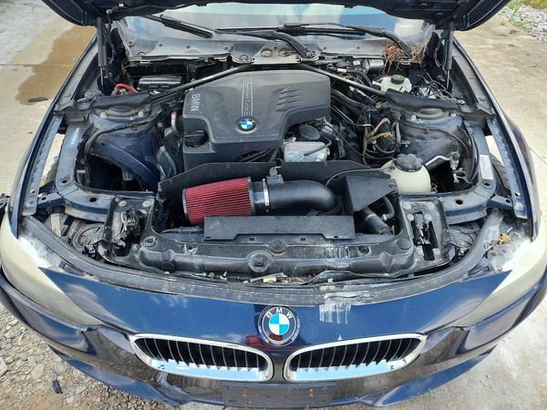 2013 BMW 3 SERIES — Engine bay