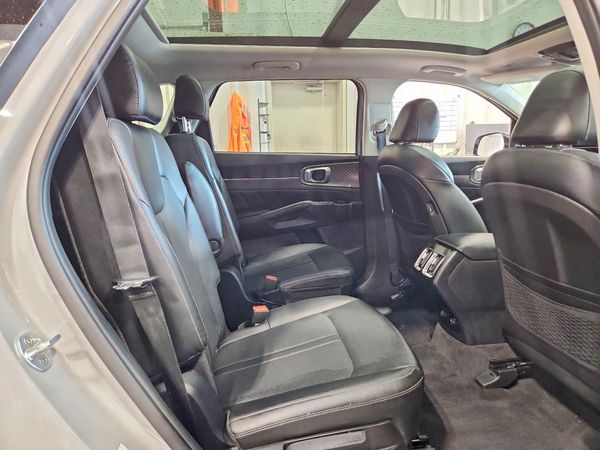 2022 KIA SORENTO