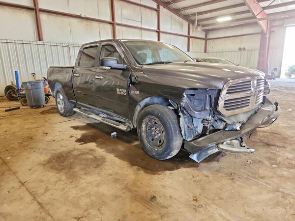 2015 RAM 1500 SLT
