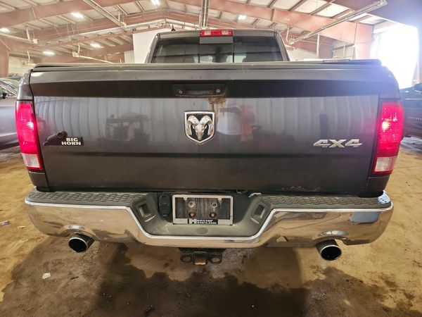 2015 RAM 1500 SLT