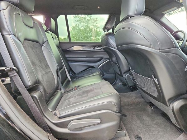 2022 JEEP GRAND CHEROKEE L LAREDO 4X4