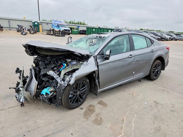 2026 TOYOTA CAMRY — Front 3/4