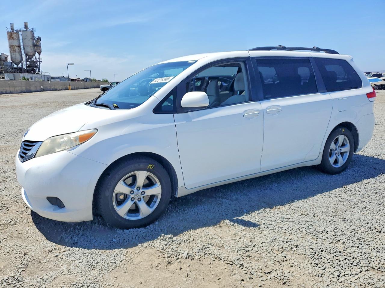 2012 TOYOTA SIENNA
