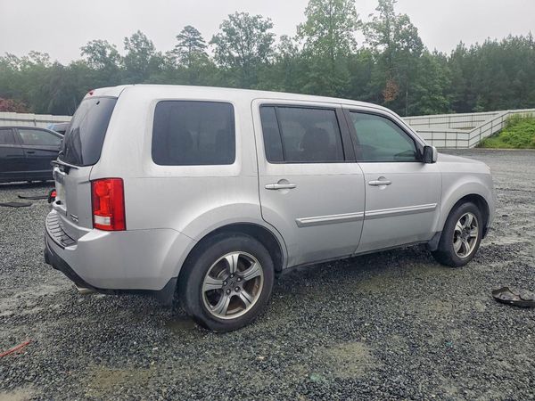 2015 HONDA PILOT SE