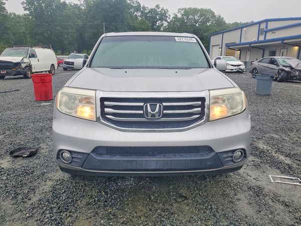 2015 HONDA PILOT SE