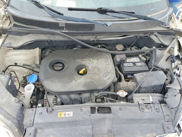 2014 KIA SOUL GLS(PLUS) — Engine bay