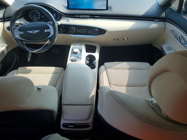 2023 GENESIS GV70