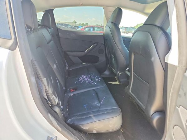 2025 TESLA MODEL Y
