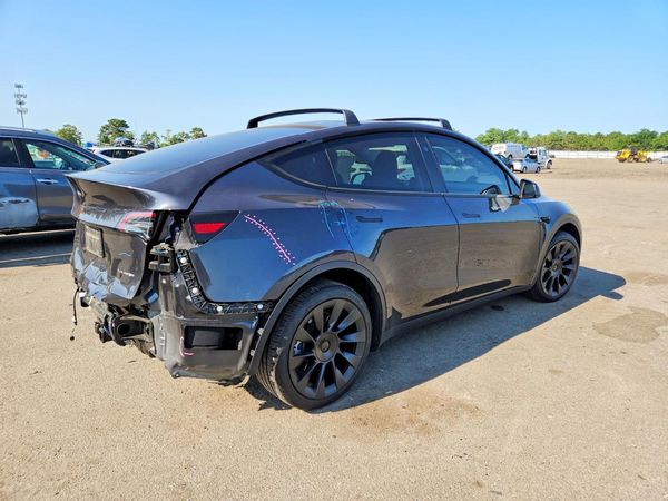 2024 TESLA MODEL Y