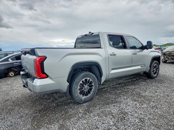 2022 TOYOTA TUNDRA Platinum