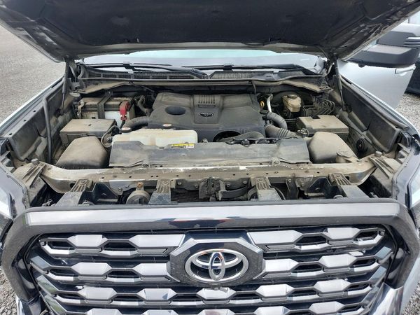 2022 TOYOTA TUNDRA Platinum