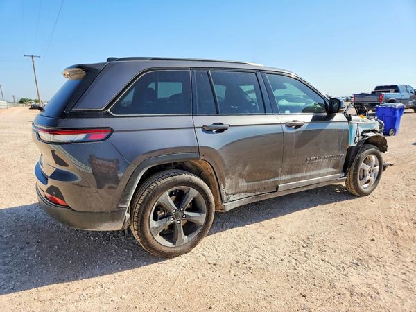 2022 JEEP GRAND CHEROKEE LAREDO 4X4