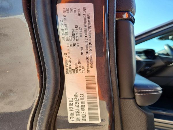 2022 JEEP GRAND CHEROKEE LAREDO 4X4