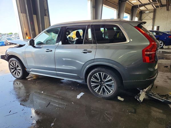 2020 VOLVO XC90 Momentum — DSRA