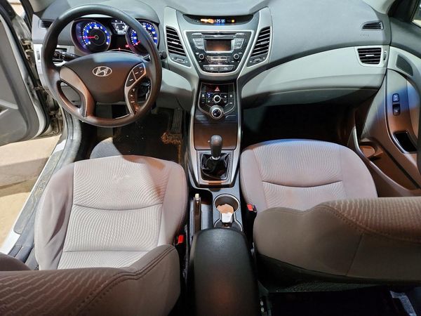 2015 HYUNDAI ELANTRA GLS(Middle)