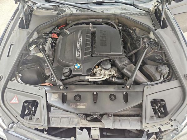 2014 BMW 535 — Engine bay
