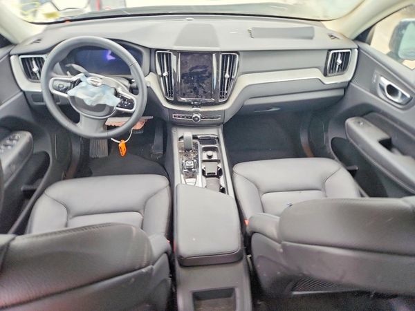 2025 VOLVO XC60 Plus Dark