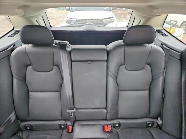 2025 VOLVO XC60 Plus Dark