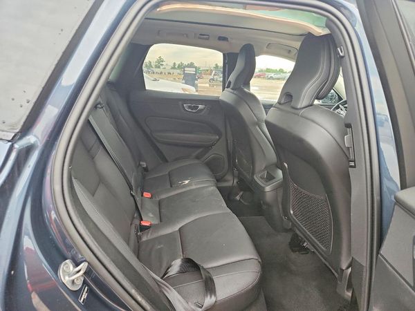 2025 VOLVO XC60 Plus Dark