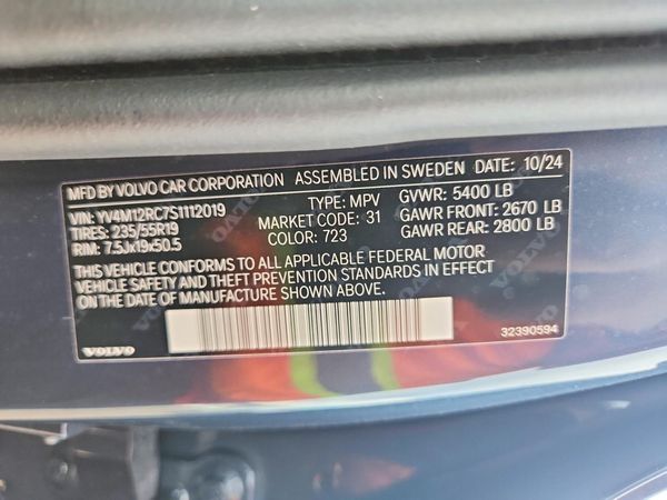 2025 VOLVO XC60 Plus Dark