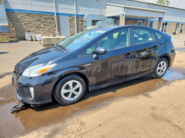 2015 TOYOTA PRIUS
