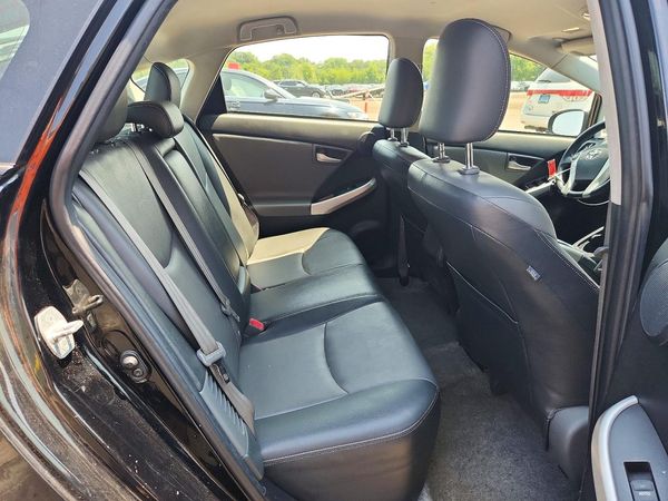 2015 TOYOTA PRIUS