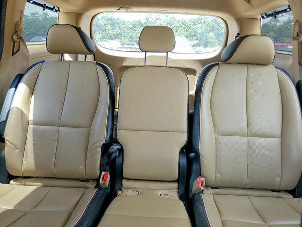 2015 KIA SEDONA GLS - Middle level