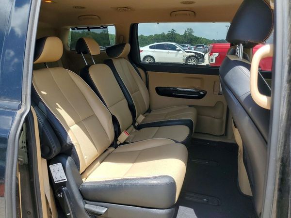 2015 KIA SEDONA GLS - Middle level
