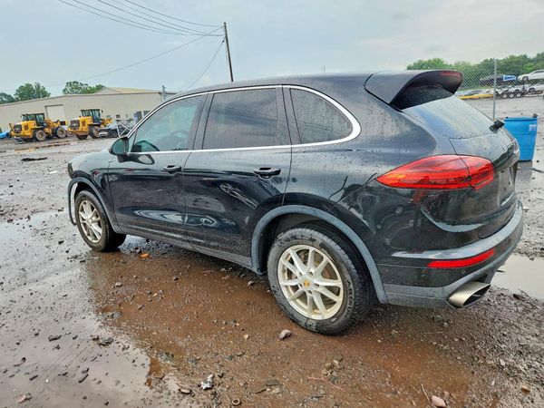 2016 PORSCHE CAYENNE