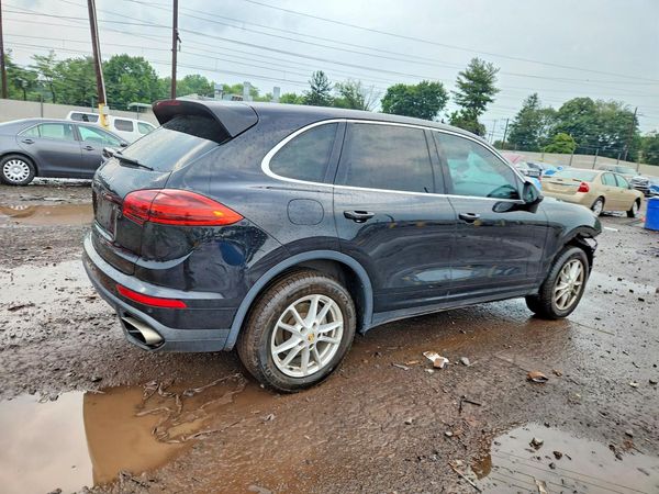 2016 PORSCHE CAYENNE