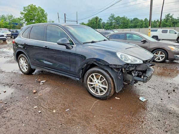 2016 PORSCHE CAYENNE