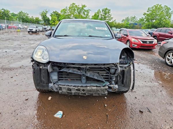 2016 PORSCHE CAYENNE