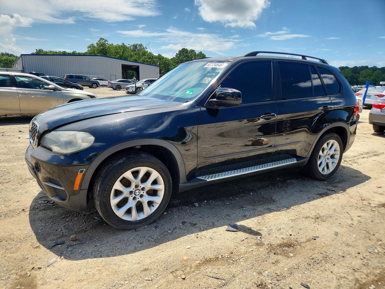 2013 BMW X5 xDrive35i — Front 3/4