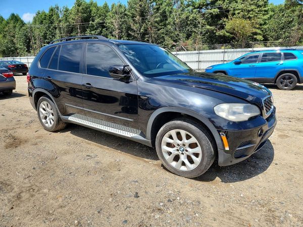 2013 BMW X5 xDrive35i — Passenger 3/4