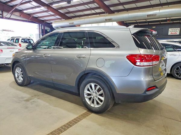 2016 KIA SORENTO L / LX