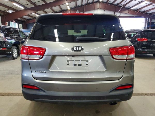 2016 KIA SORENTO L / LX