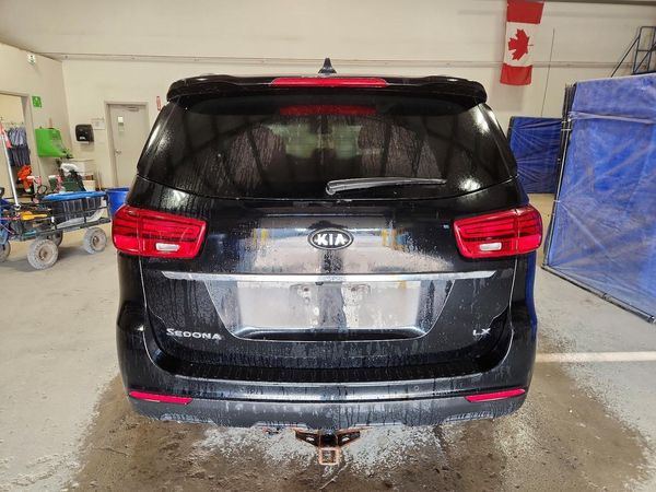 2021 KIA SEDONA LX, EX