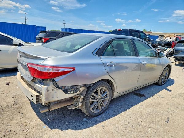 2016 TOYOTA CAMRY