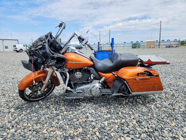 2015 HARLEY-DAVIDSON FL