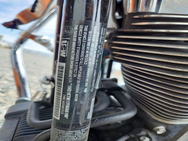 2015 HARLEY-DAVIDSON FL