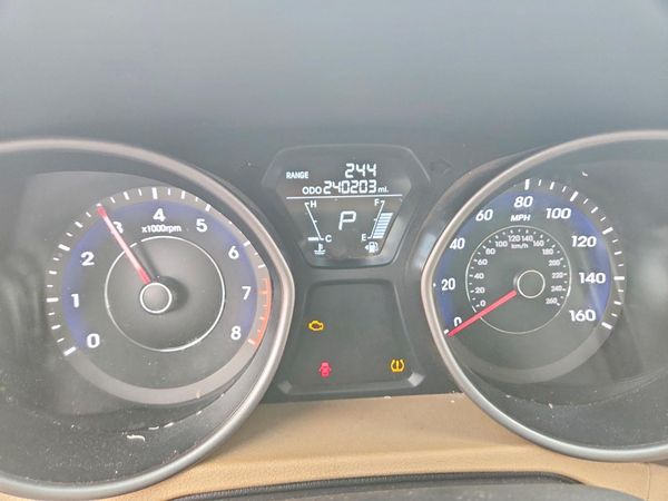 2013 HYUNDAI ELANTRA