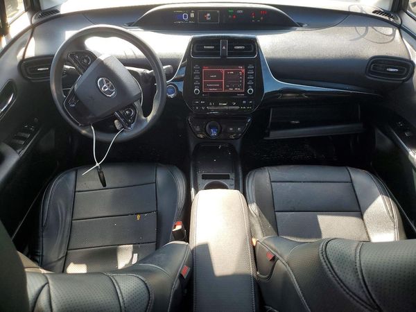 2022 TOYOTA PRIUS