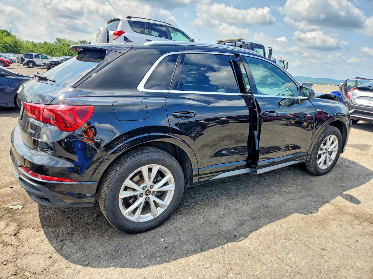 2024 AUDI Q3 S Line quattro Premium
