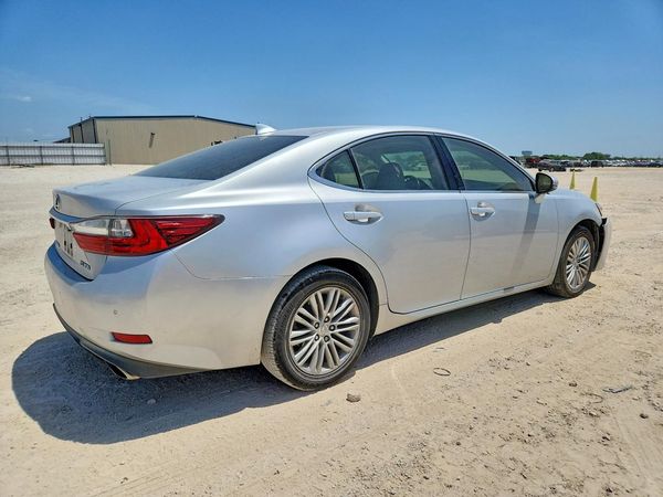 2016 LEXUS ES