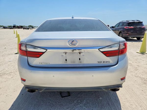 2016 LEXUS ES